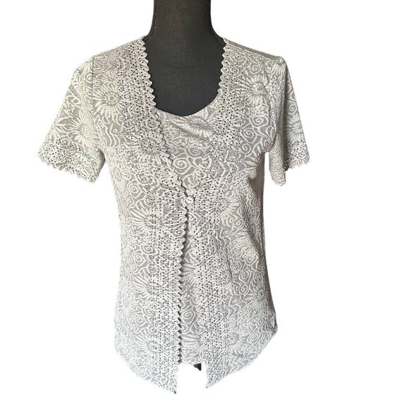 Chaunces R Silver Lace Short Sleeve Blouse – Scallop Trim Button Front – Size PS - Picture 1 of 8